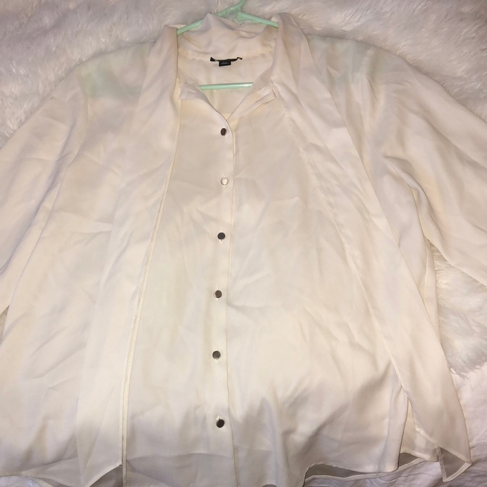White dress shirt